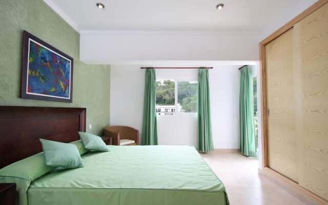 Villa - 4 Bedrooms with Pool and WiFi - 103196