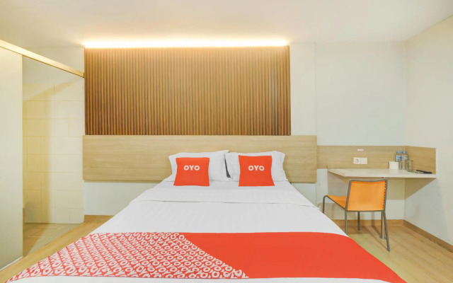 RedDoorz near Citraland Mall