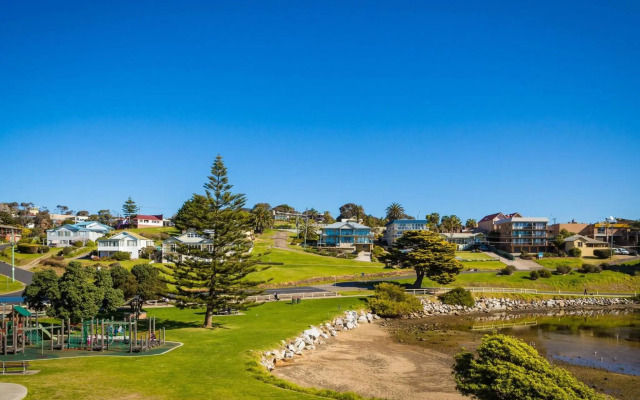 Pacific Pines Unit 4