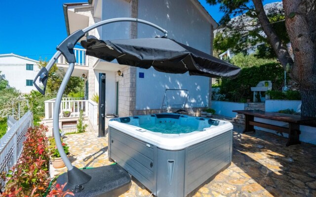 Awesome Home in Marusici With Wifi and 2 Bedrooms