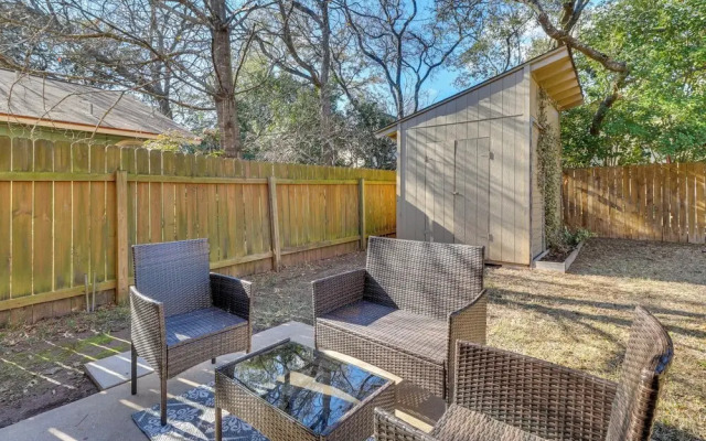 Austin Vacation Rental w/ Yard ~ 14 Mi to Downtown