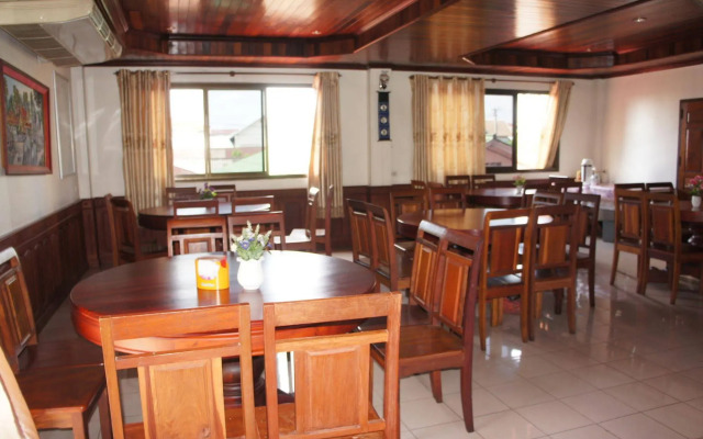 Sisavath Hotel