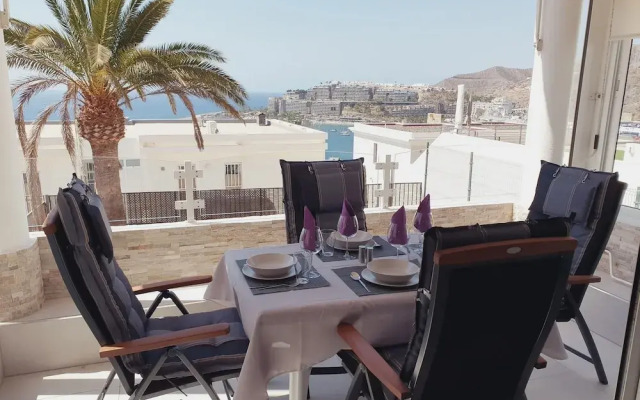 Elegant and Spacious Apartment With Sea Vieuw