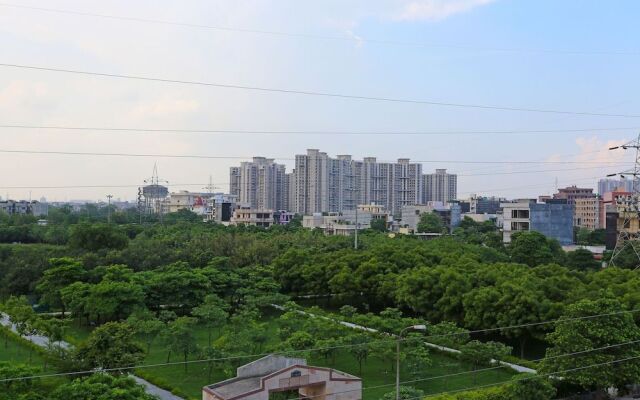 OYO Flagship 238 Noida Sector 72