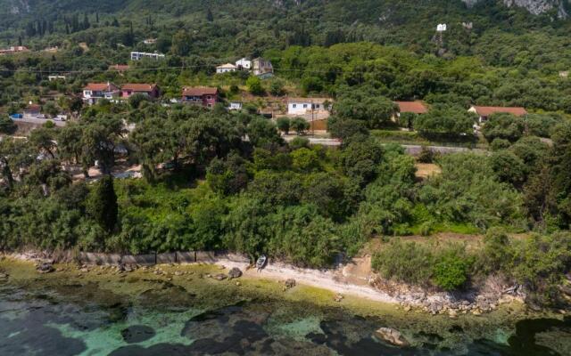 Kaliva Country House with private beach access and pool