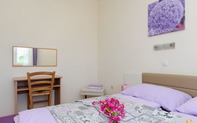 Apartments and Room Drazen