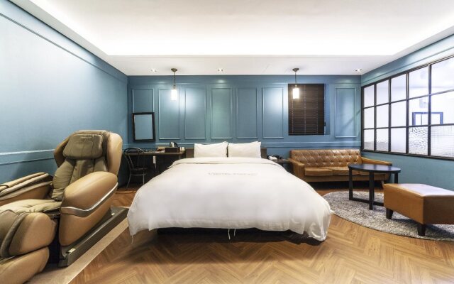 Hotel Stay 53