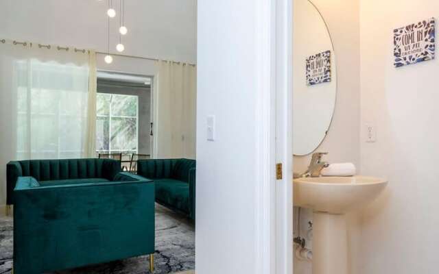 4697 Comfortable 7BD House