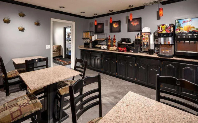 Canoga Hotel at Warner Center