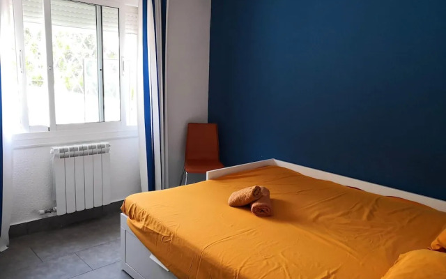 Villa con gran piscina en zona residencial