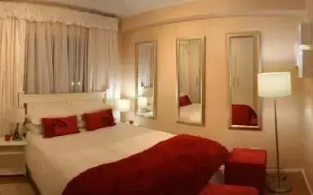 La Loggia Gateway Apartments