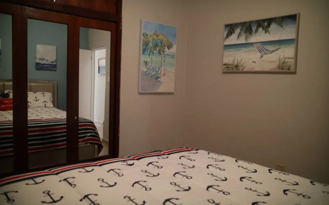 Tropical Breeze Escapes Couples Studio