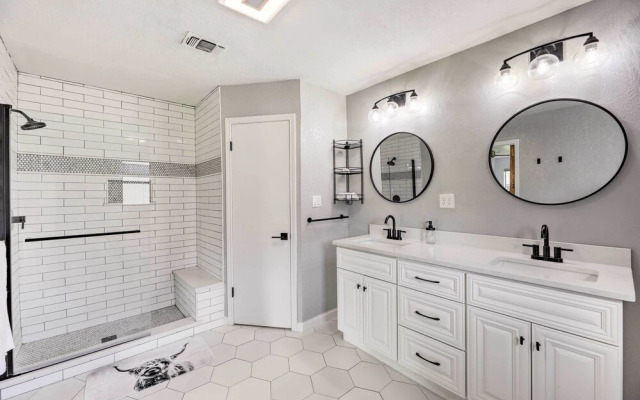 Pet-friendly Lockhart Home w/ Private Yard!