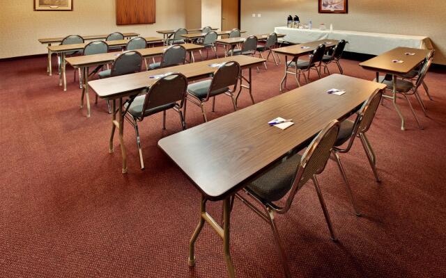 Holiday Inn Express Watertown