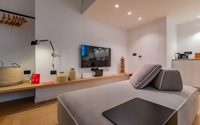 Le Giacose Design 1 by Wonderful Italy
