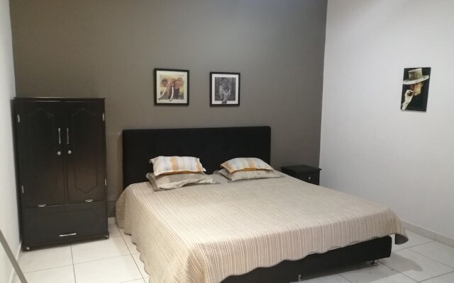 Hostal Komfort - Hostel