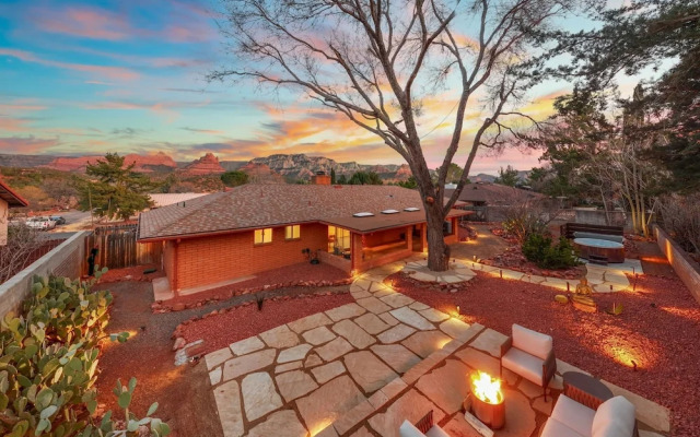 NEW Redrock Experience Views Firepit Hottub