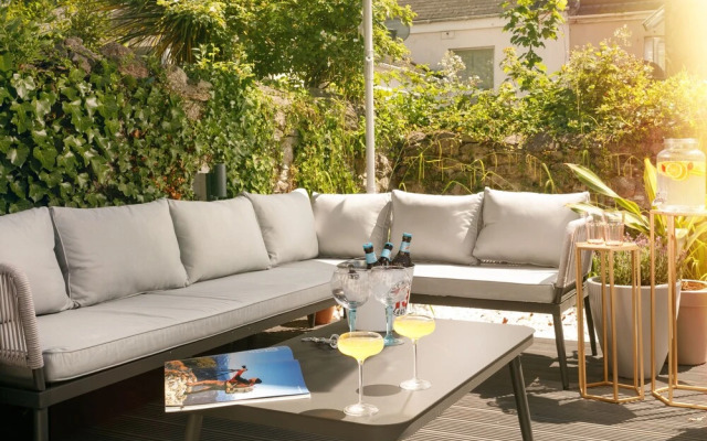 Luxe Experience - Premium Central House