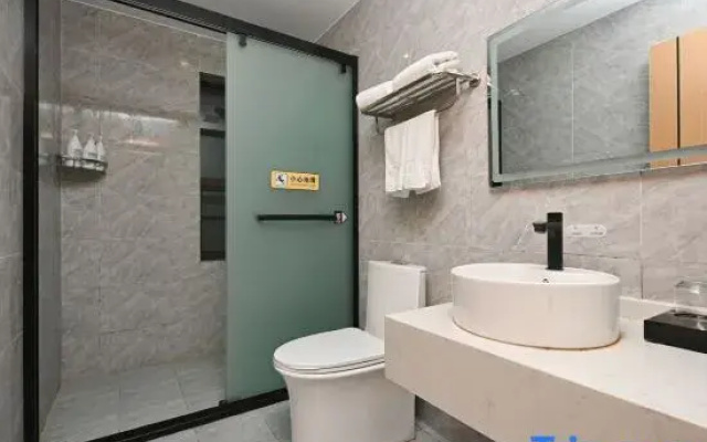 Chengdu Junxuan Hotel (Xindu Petroleum University)