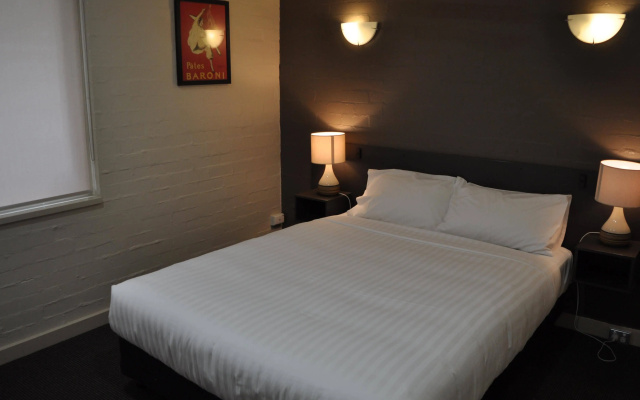 Brougham Arms Hotel – Guest Rooms – Bendigo