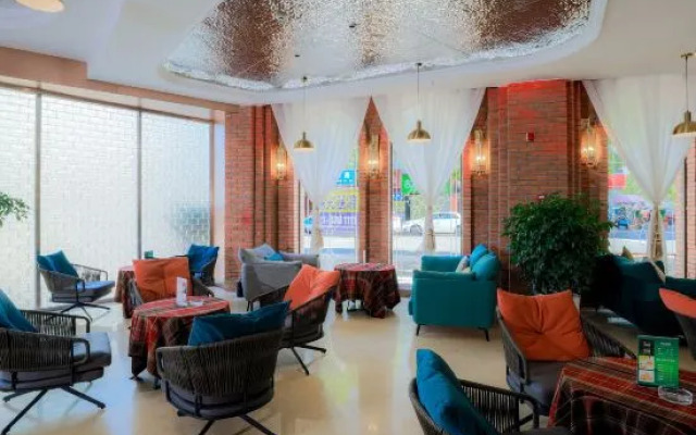 Chuxiong Longyu Hotel (Traditional Chinese Medicine Hospital Store）)