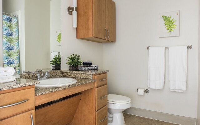 1 BR Apt near Dining Shopping Nightlife by Frontdesk