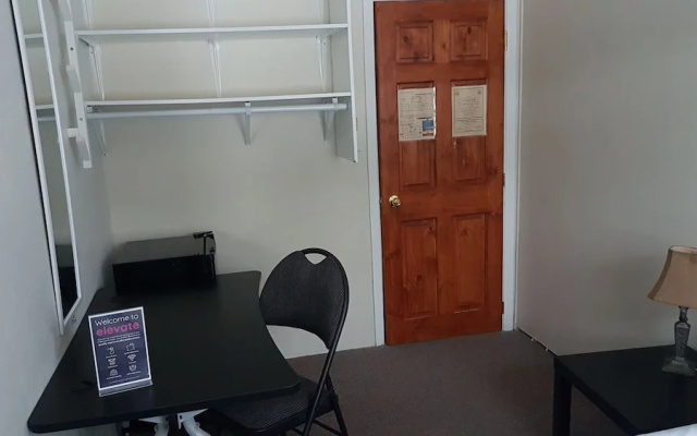 Preferred Rooms by Crestview Guest House