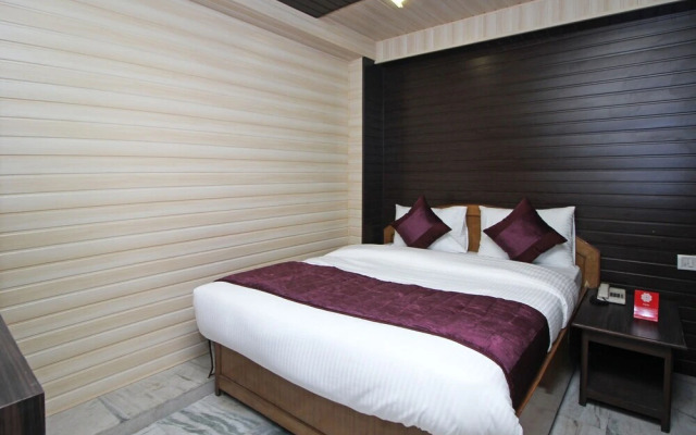 OYO 8991 near Mall Road