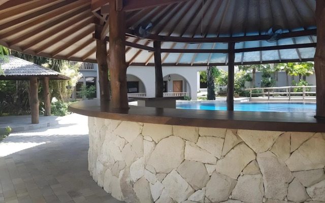 Coconut Lodge