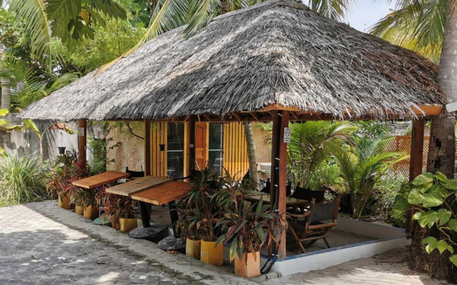 Origami Inn Himandhoo