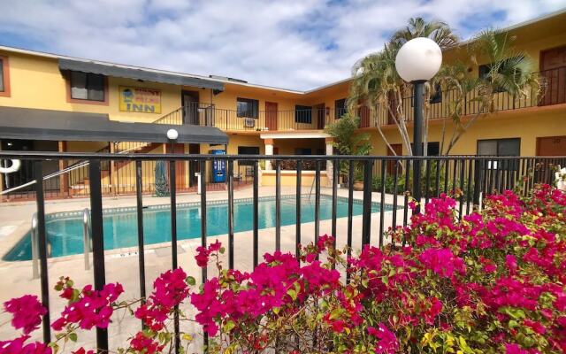 Sunny Palms Inn