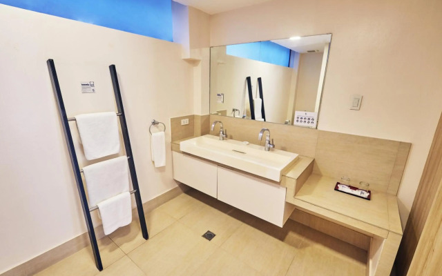 The Tides Hotel Boracay