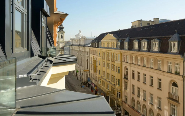 Lovely Two Level Apartment For Families