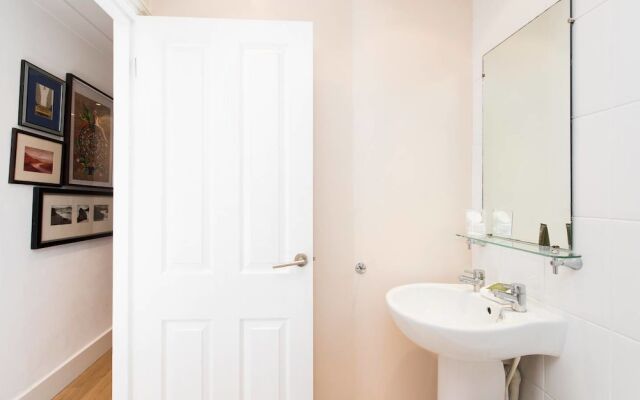 Charming 2BR garden flat in Clapham