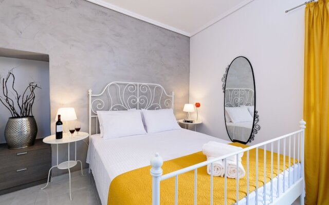 Heart of Old Town Cozy Home - Yard & Parking