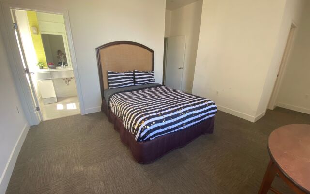 Downtown Dallas 2BR 2Bath Apt + Great Value