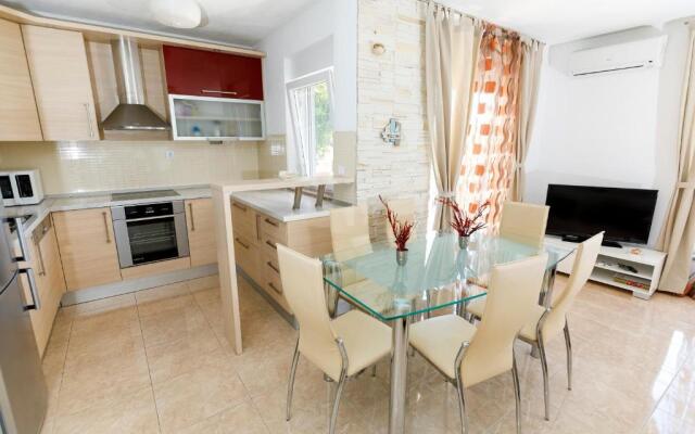 Apartments Sara & Nina