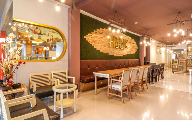 The Sunrise by OYO Rooms