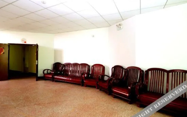 Rongcheng Jiazhou Express Hotel