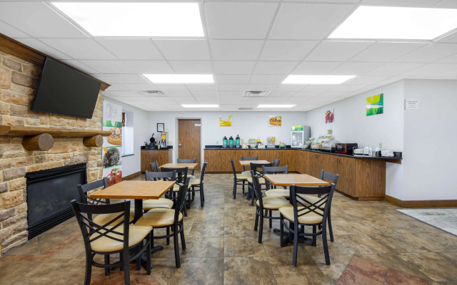 Quality Inn and Suites Monterey, TN - Crossville, TN