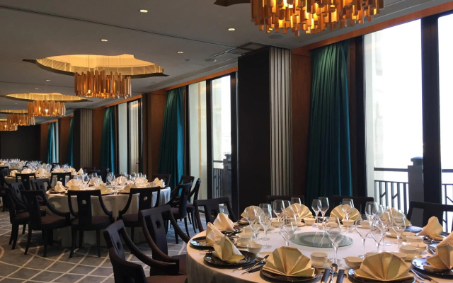 Legend Palace Hotel