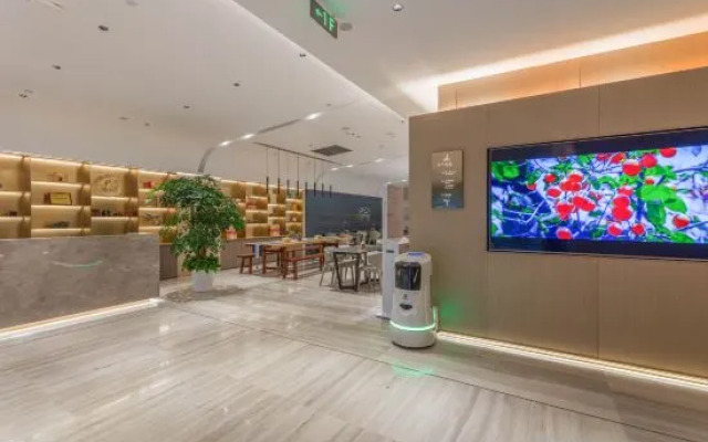 Yiju Life Hotel (Yuyao Station Wucaicheng)
