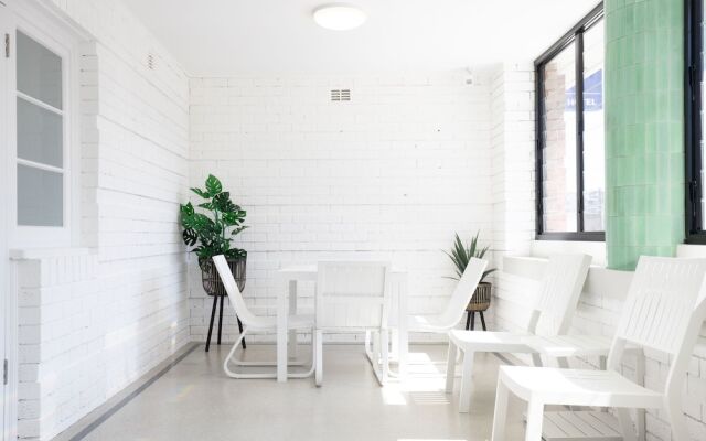 Horse & Jockey Hotel