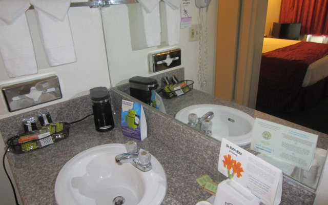 Kings Inn Anaheim at the Park & Convention Center