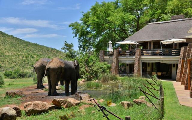 Kwa Maritane Bush Lodge Pilanesburg