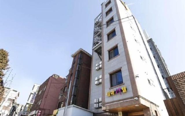 hotelImage