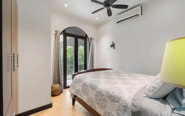 Suite 4 - Sloth Pool&Beach 3 BR Condo