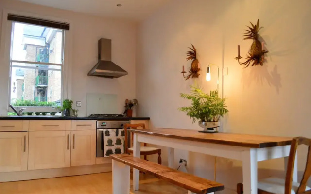Spacious 2 Bedroom Apartment in Stoke Newington