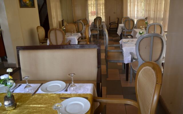 Aurelia Palace