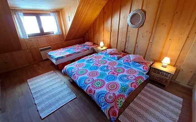 Zbojn¿a drevenica 3